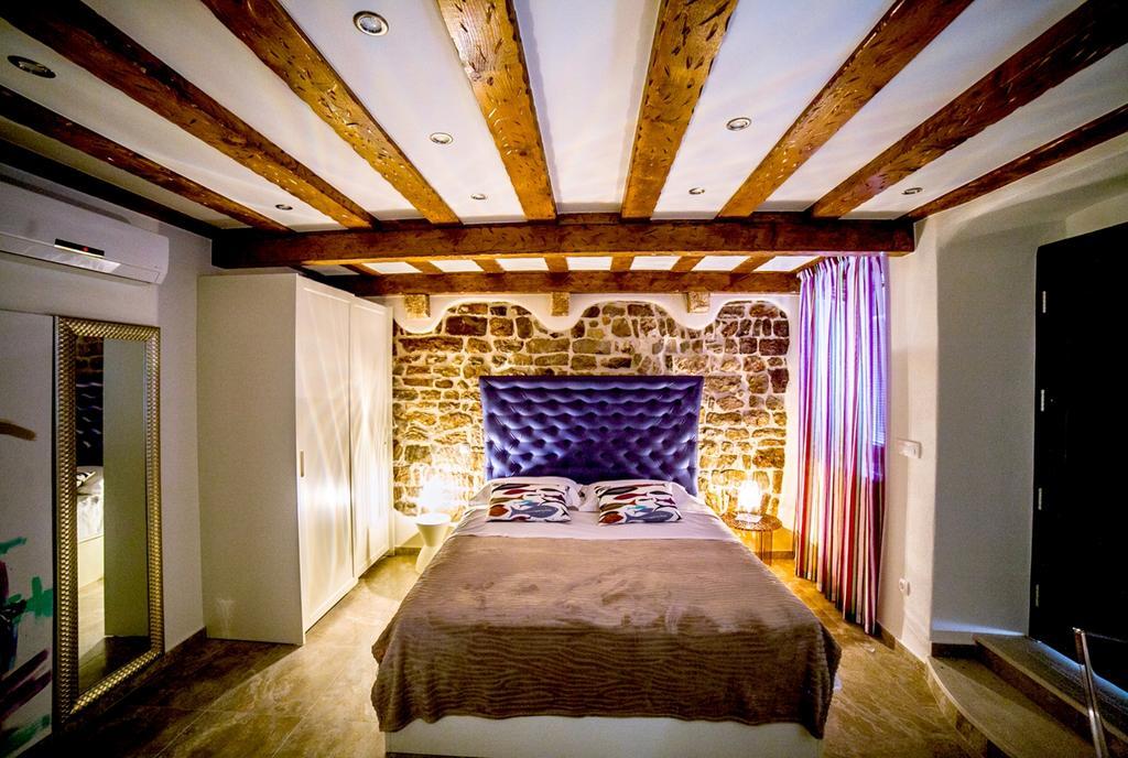 Apartment Genius Loci Split Room photo
